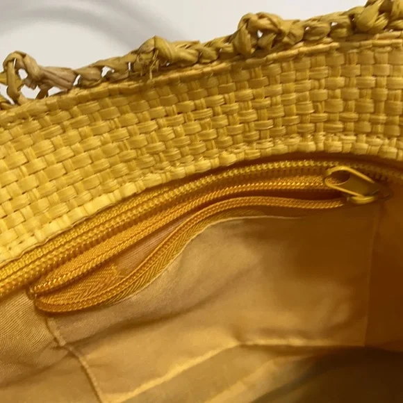 Small Yellow Raffia Bag, Zip Closure, 2 Inside Pockets & 1 with a Zip Closure - Picture 7 of 11